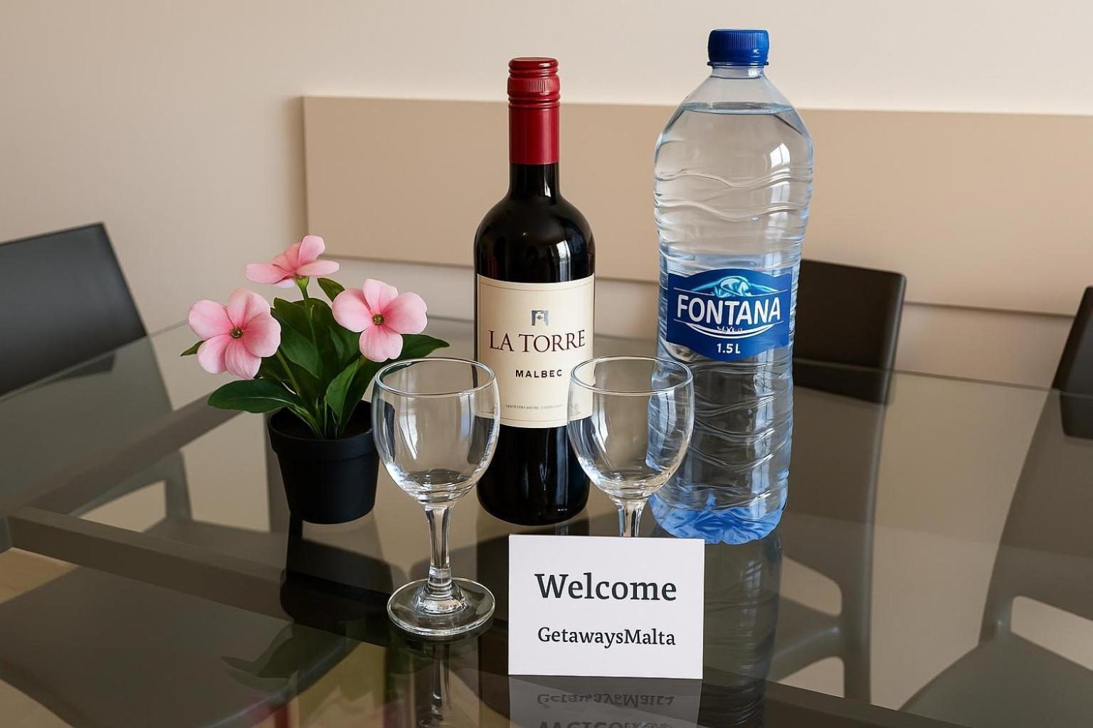 Bayview 2 Bedroom Seaview Apartment With Large Terrace With Panoramic Views - By Getawaysmalta Сейнт Полс Бей Екстериор снимка