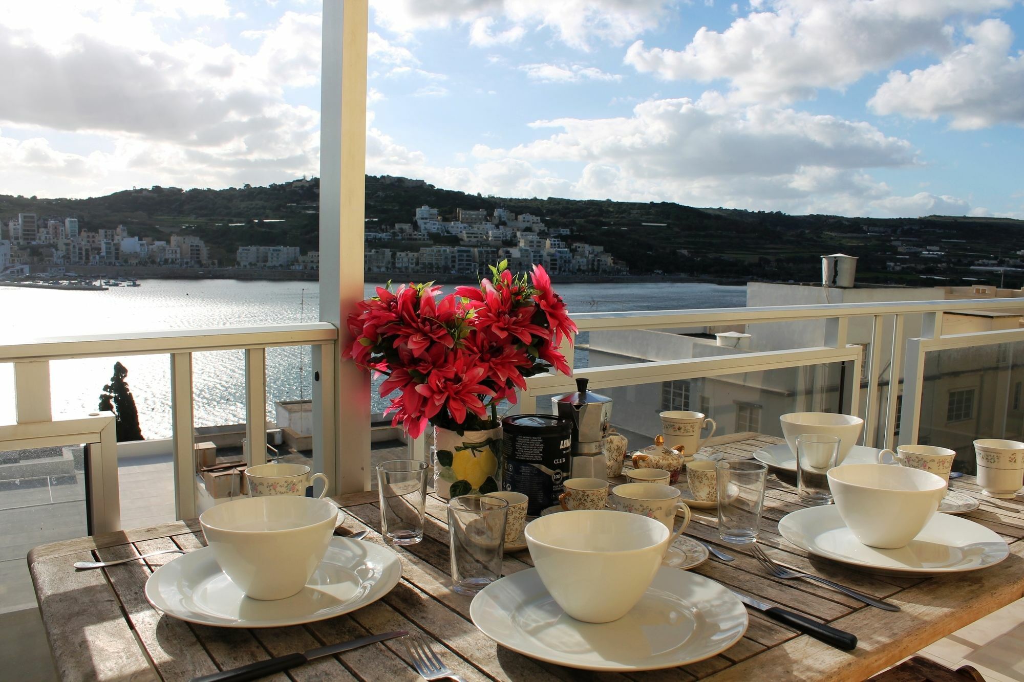Bayview 2 Bedroom Seaview Apartment With Large Terrace With Panoramic Views - By Getawaysmalta Сейнт Полс Бей Екстериор снимка